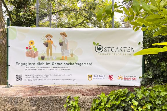 Ein Banner für den Ostgarten